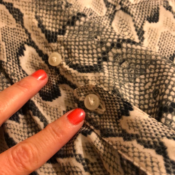Express Snake Skin pattern button down blouse - Picture 5 of 8